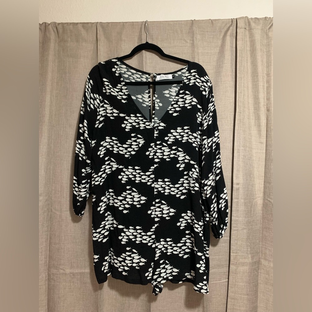 Fighting Eel | Ava Sky Romper Aria in Black Fish Size Medium